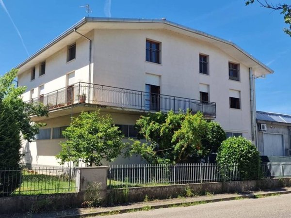 casa indipendente in vendita a Faenza