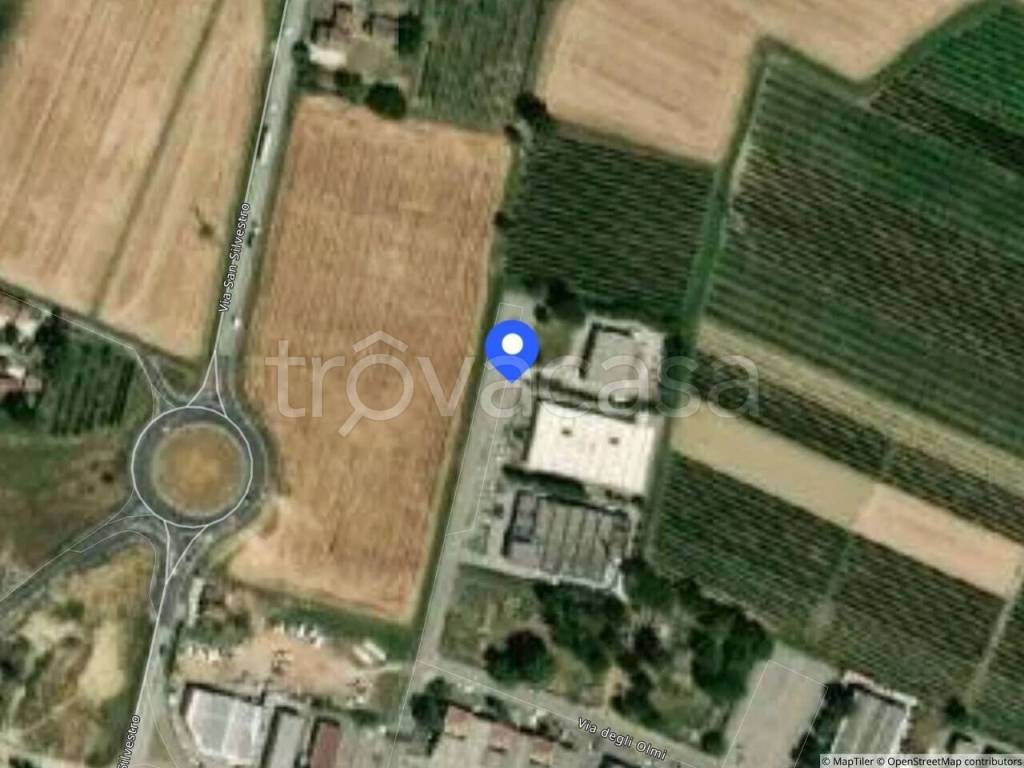locale commerciale in vendita a Faenza