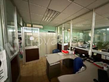 locale commerciale in vendita a Faenza