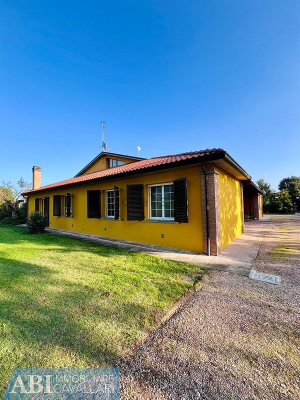 casa indipendente in vendita a Faenza in zona Santa Lucia