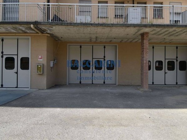 negozio in vendita a Faenza