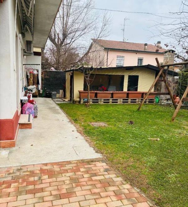 casa indipendente in vendita a Faenza