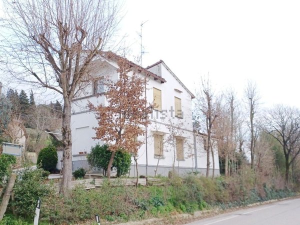 casa indipendente in vendita a Faenza in zona Santa Lucia