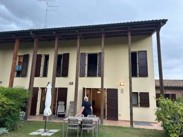 casa indipendente in vendita a Faenza in zona Santa Lucia