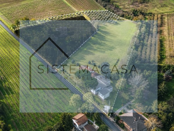 casa indipendente in vendita a Faenza in zona Santa Lucia