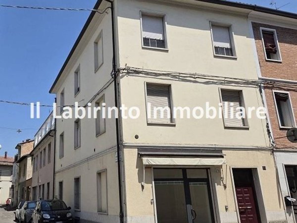 appartamento in vendita a Faenza in zona Centro Storico
