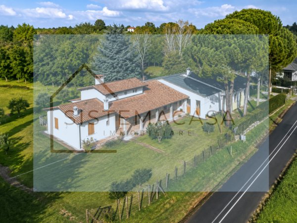 casa indipendente in vendita a Faenza in zona Santa Lucia