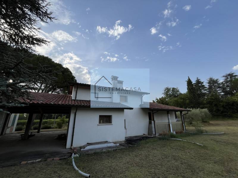 casa indipendente in vendita a Faenza in zona Santa Lucia