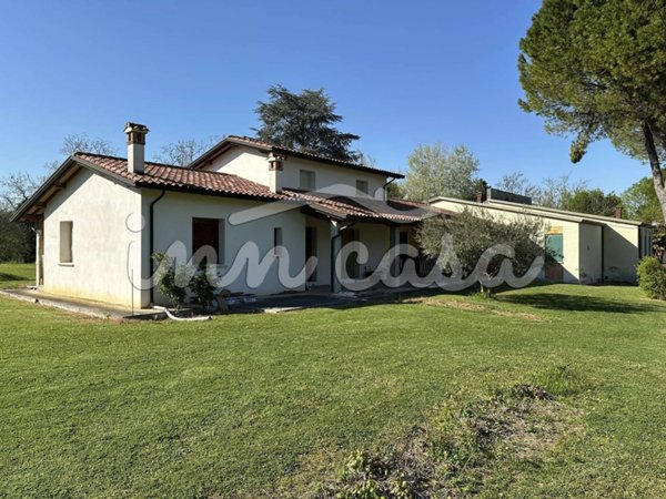 casa indipendente in vendita a Faenza in zona Santa Lucia