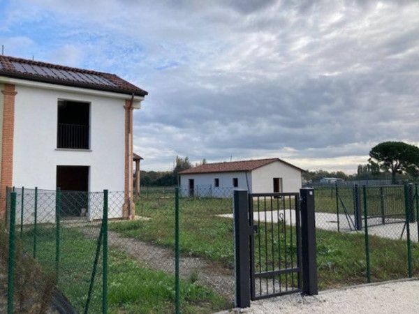 casa indipendente in vendita a Faenza in zona Santa Lucia