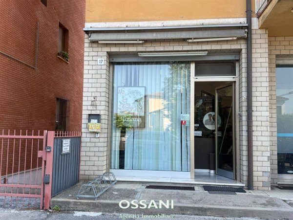negozio in vendita a Faenza in zona Centro Storico