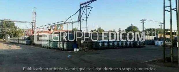 locale commerciale in vendita a Faenza