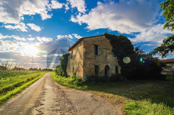 casa indipendente in vendita a Faenza