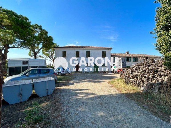 casa indipendente in vendita a Faenza in zona Santa Lucia