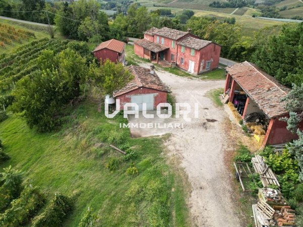 casa indipendente in vendita a Faenza in zona Santa Lucia