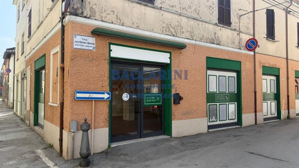 locale commerciale in vendita a Faenza in zona Granarolo