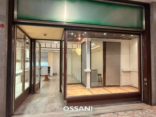 locale commerciale in vendita a Faenza in zona Centro Storico
