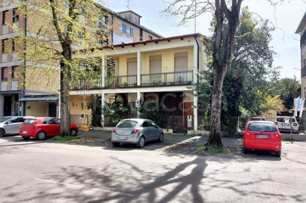 casa indipendente in vendita a Faenza