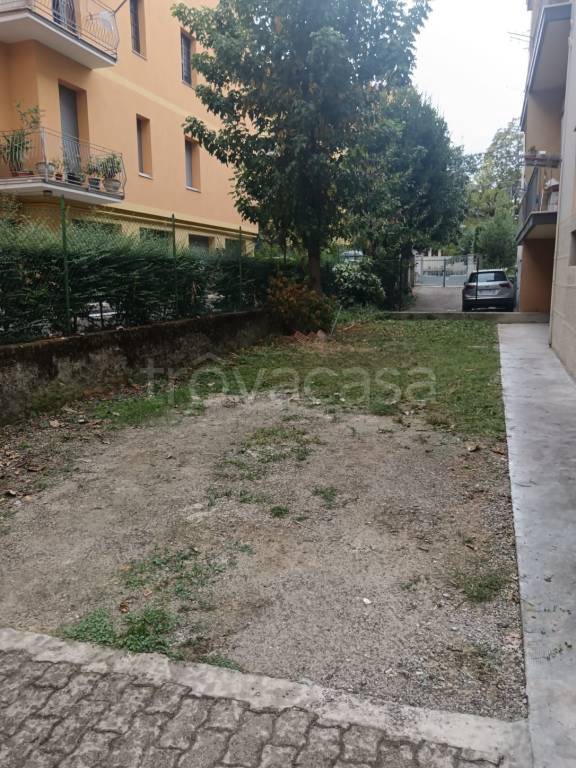 box auto in vendita a Faenza in zona Fossolo