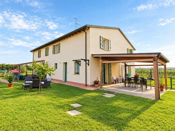 casa indipendente in vendita a Faenza in zona Fossolo