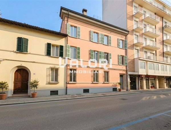 appartamento in vendita a Faenza in zona Centro Storico