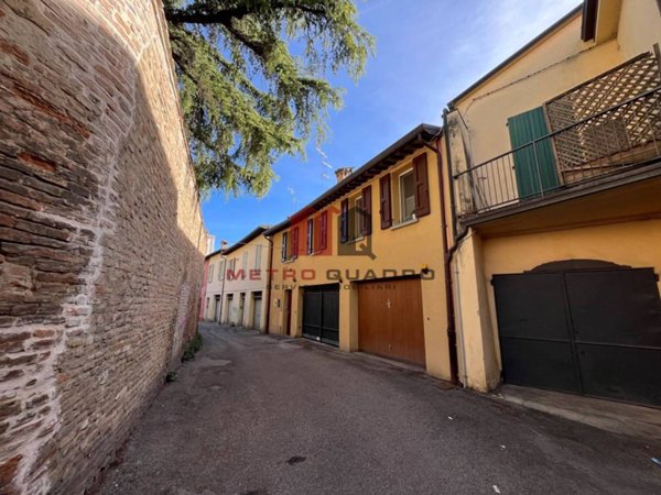 casa indipendente in vendita a Faenza in zona Centro Storico