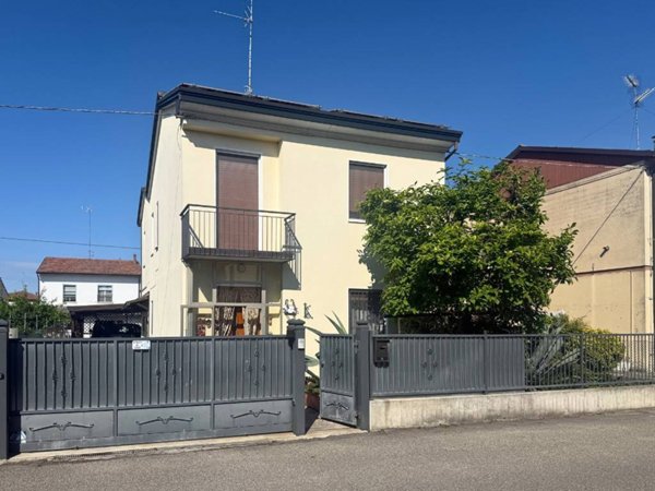 casa indipendente in vendita a Fusignano