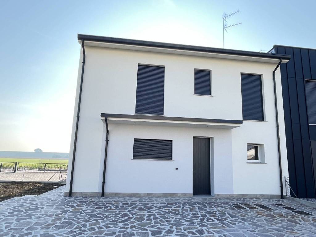 casa indipendente in vendita a Fusignano