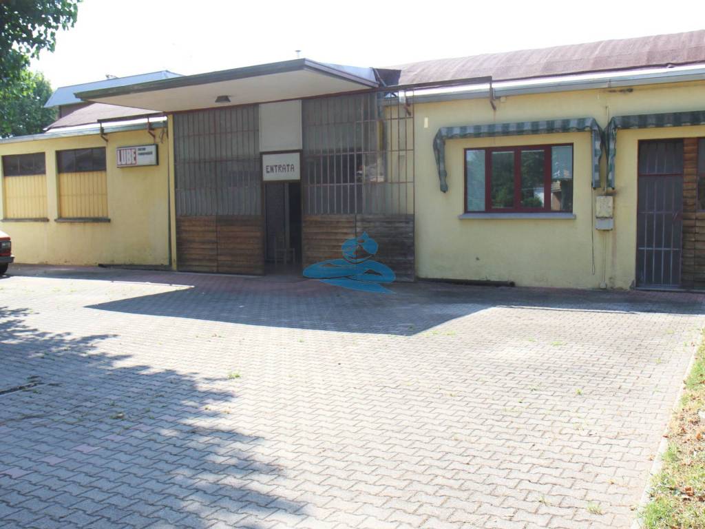 locale commerciale in vendita a Fusignano