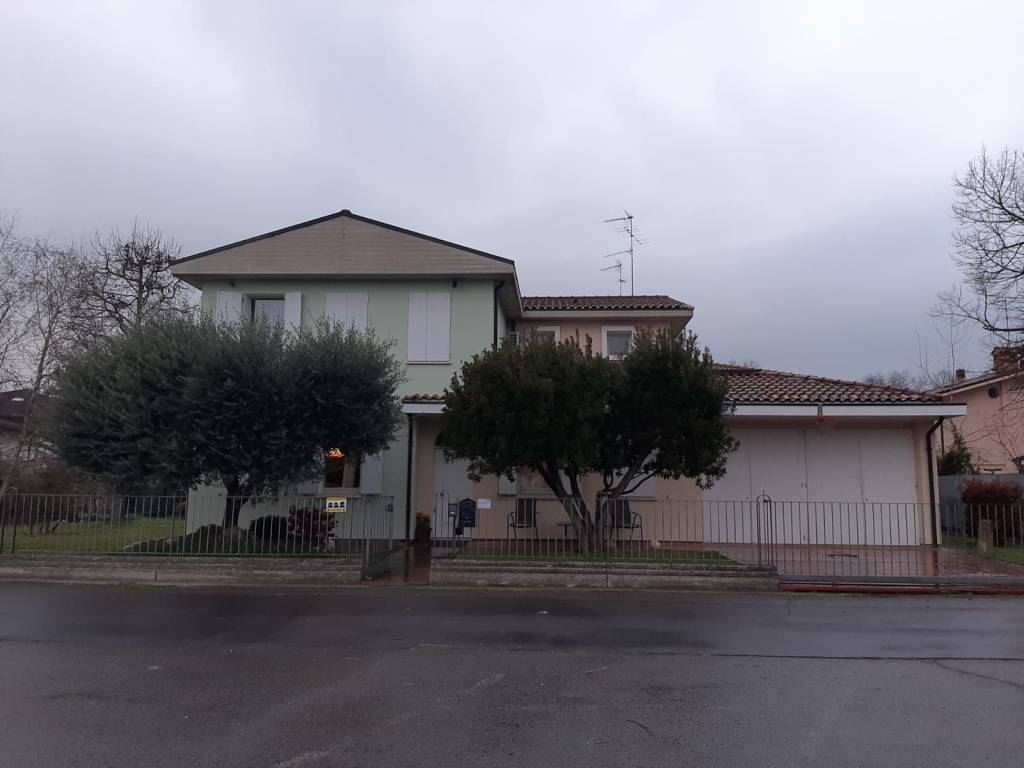 casa indipendente in vendita a Fusignano