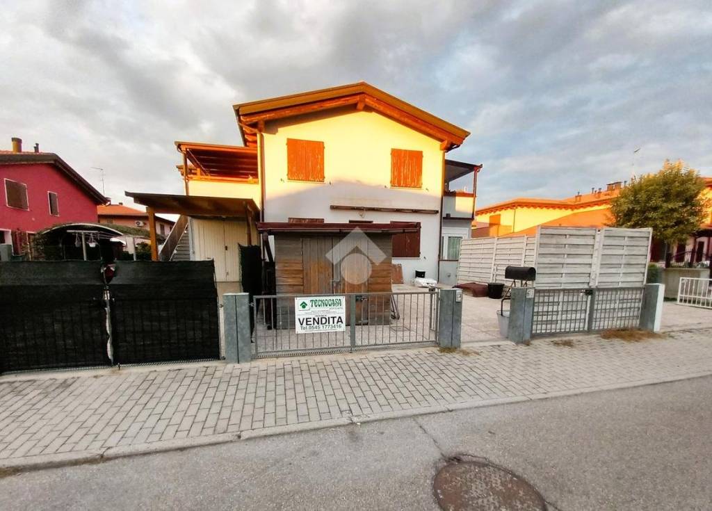 casa indipendente in vendita a Fusignano