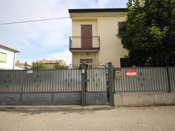 casa indipendente in vendita a Fusignano