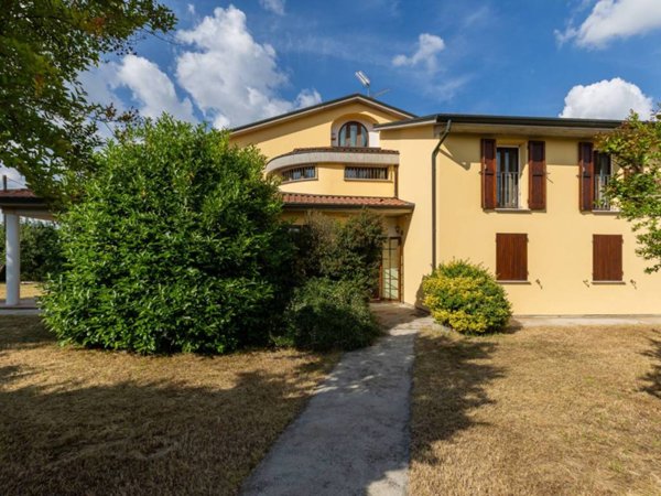 casa indipendente in vendita a Fusignano