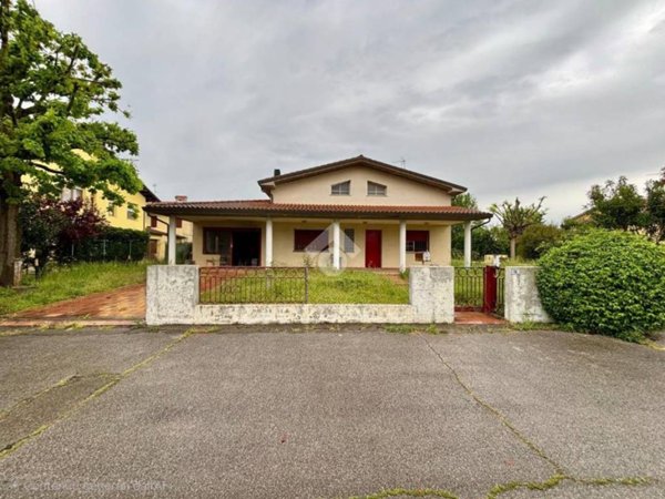 casa indipendente in vendita a Fusignano