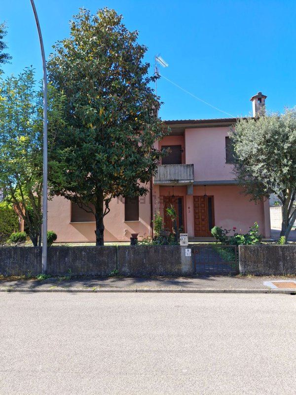 casa indipendente in vendita a Fusignano