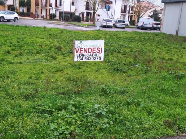 terreno edificabile in vendita a Lugo