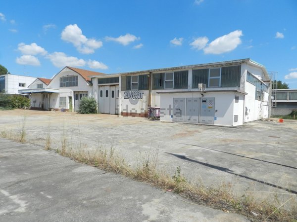 capannone in vendita a Lugo