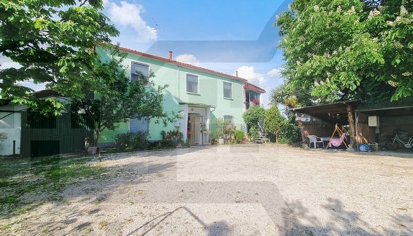 casa indipendente in vendita a Lugo in zona Voltana