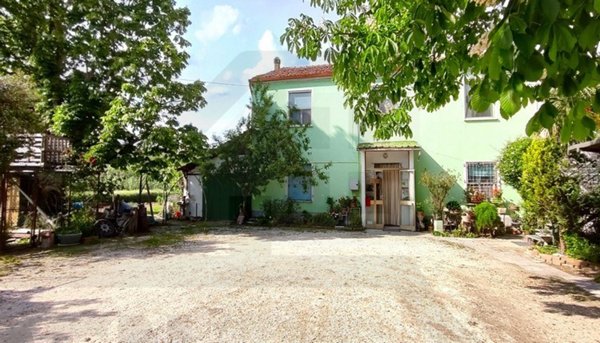 casa indipendente in vendita a Lugo in zona Voltana
