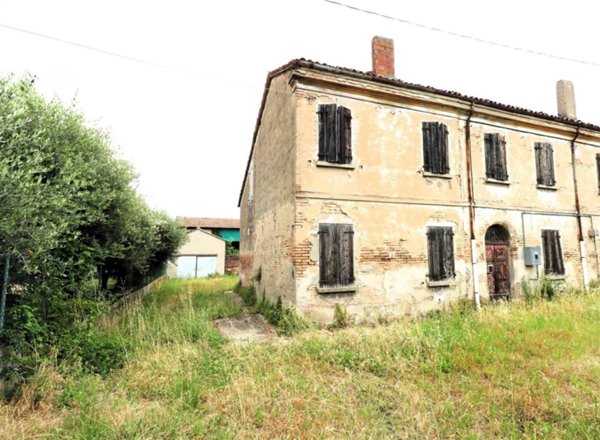 casa indipendente in vendita a Lugo