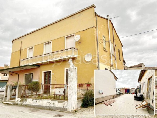casa indipendente in vendita a Lugo