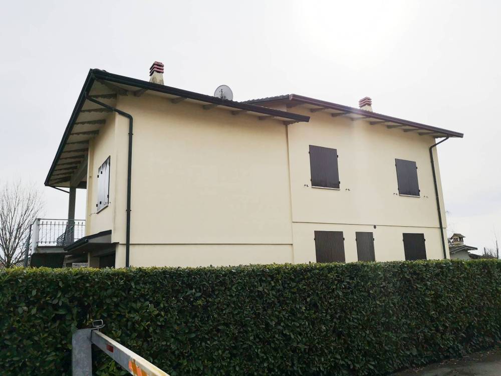 casa indipendente in vendita a Lugo in zona Voltana