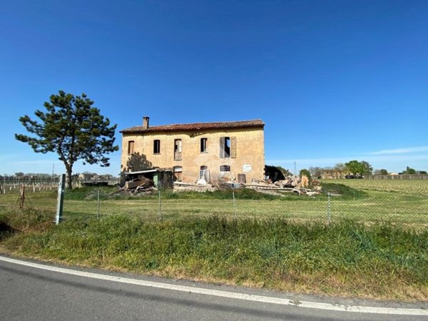 casale in vendita a Lugo