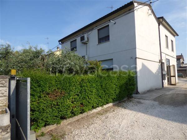 appartamento in vendita a Lugo in zona Voltana