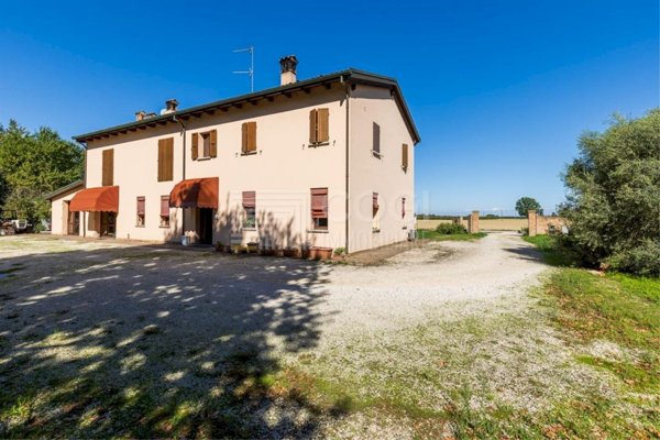 casa indipendente in vendita a Lugo