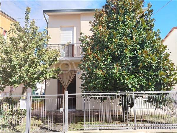casa indipendente in vendita a Lugo