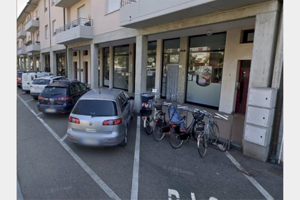negozio in vendita a Lugo in zona Voltana
