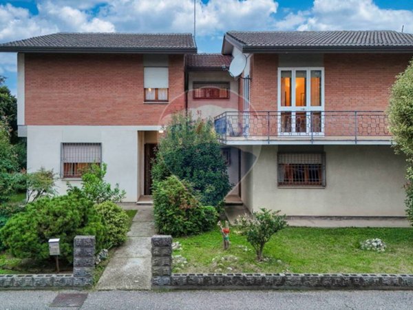 casa indipendente in vendita a Lugo in zona Voltana