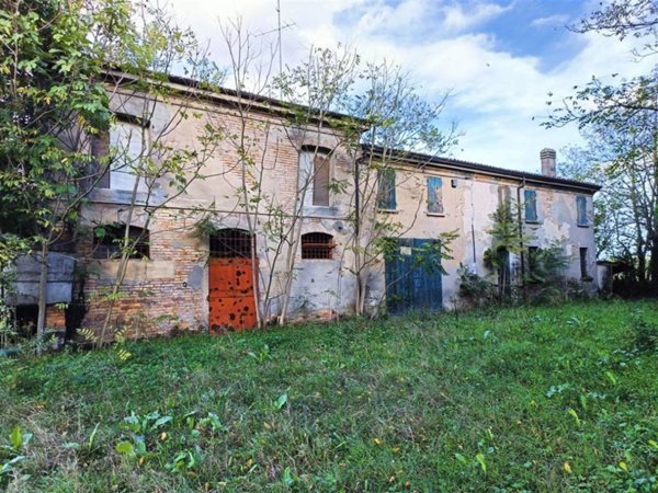 casa indipendente in vendita a Lugo