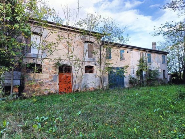 casa indipendente in vendita a Lugo